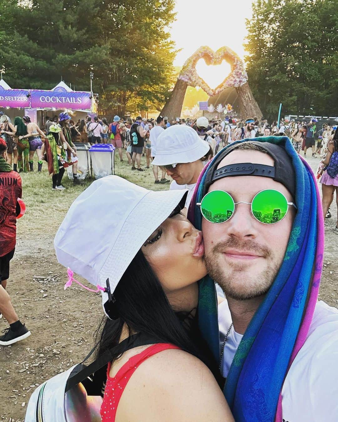 ガブ・バーハムのインスタグラム：「Another year another amazing time getting lost in the forest. Until next time 🌳🤘🏻✌🏻✨」