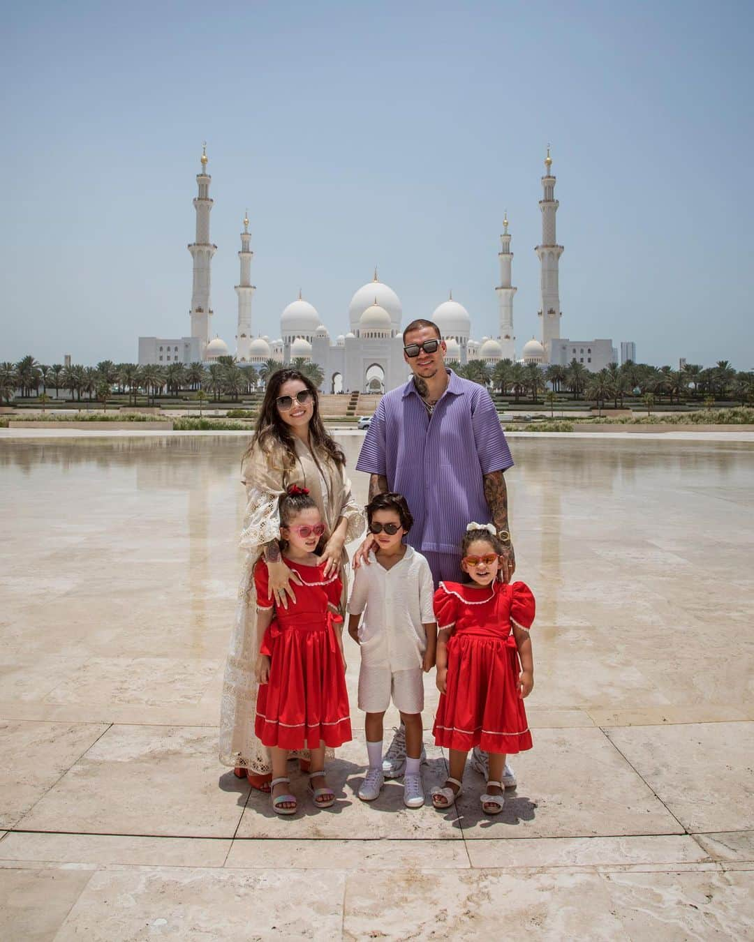 エデルソン・モラレスのインスタグラム：「amazing experience 💙👍🏻#eidmubarak 🤲🏻 @visitabudhabi」