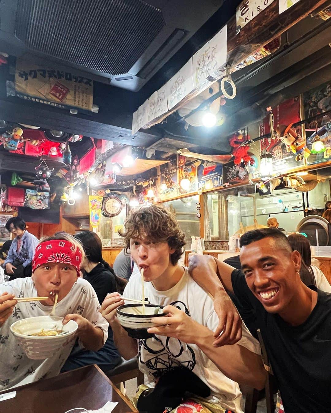 さんのインスタグラム写真 - (Instagram)「またね日本　すごく重要な経験でした。 たくさん新しい友達を作って、たくさん新しいこと習いました。皆に心から本当にありがとう❤️ ちょっと悲しいけどうとっても感謝しています🙇‍♀️ Bye bye Japan, sayonara さよなら I’m sad to be leaving but also happy to go back home :) I was starting to feel like Japan was my home too tho.」6月29日 4時37分 - ansel