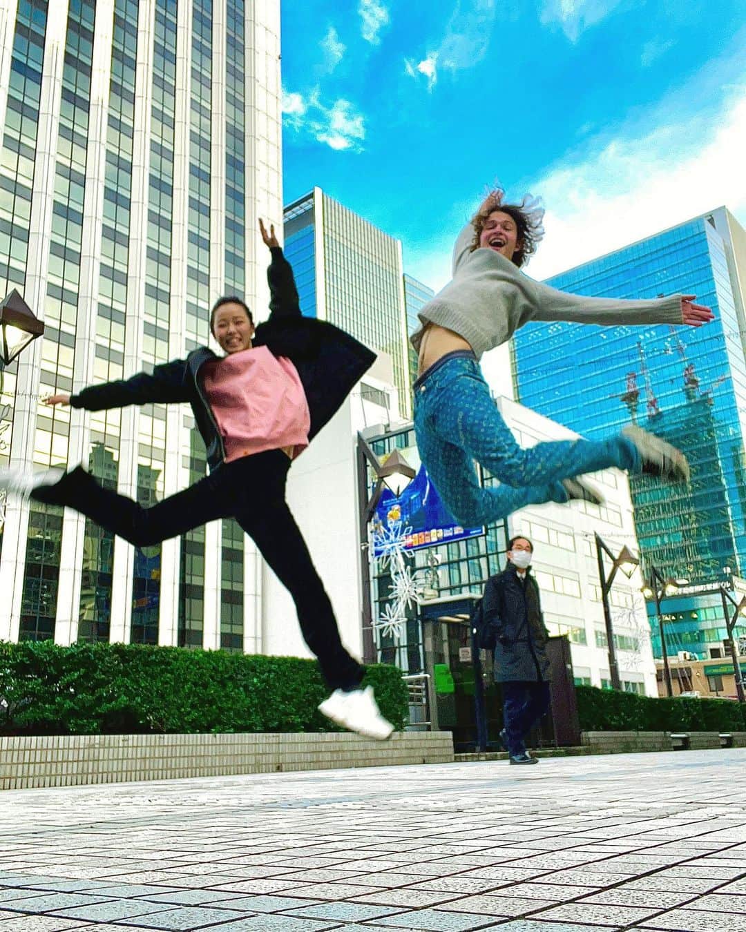 さんのインスタグラム写真 - (Instagram)「またね日本　すごく重要な経験でした。 たくさん新しい友達を作って、たくさん新しいこと習いました。皆に心から本当にありがとう❤️ ちょっと悲しいけどうとっても感謝しています🙇‍♀️ Bye bye Japan, sayonara さよなら I’m sad to be leaving but also happy to go back home :) I was starting to feel like Japan was my home too tho.」6月29日 4時37分 - ansel