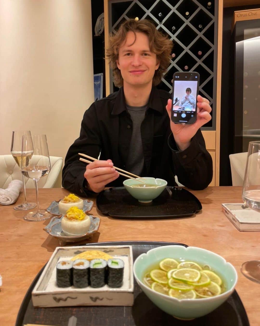 さんのインスタグラム写真 - (Instagram)「またね日本　すごく重要な経験でした。 たくさん新しい友達を作って、たくさん新しいこと習いました。皆に心から本当にありがとう❤️ ちょっと悲しいけどうとっても感謝しています🙇‍♀️ Bye bye Japan, sayonara さよなら I’m sad to be leaving but also happy to go back home :) I was starting to feel like Japan was my home too tho.」6月29日 4時37分 - ansel