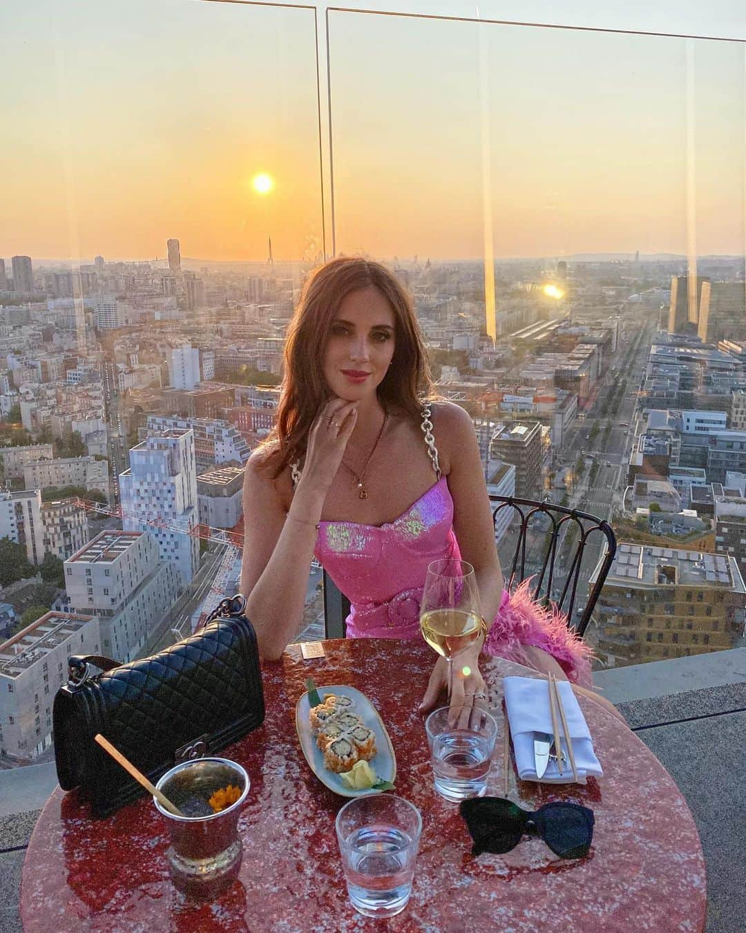 バーボラ・コディトヴァのインスタグラム：「One little recap of my birthday stay at @toohotelparis 💖 PS: save this rooftop for your next Paris visit! 🇫🇷」