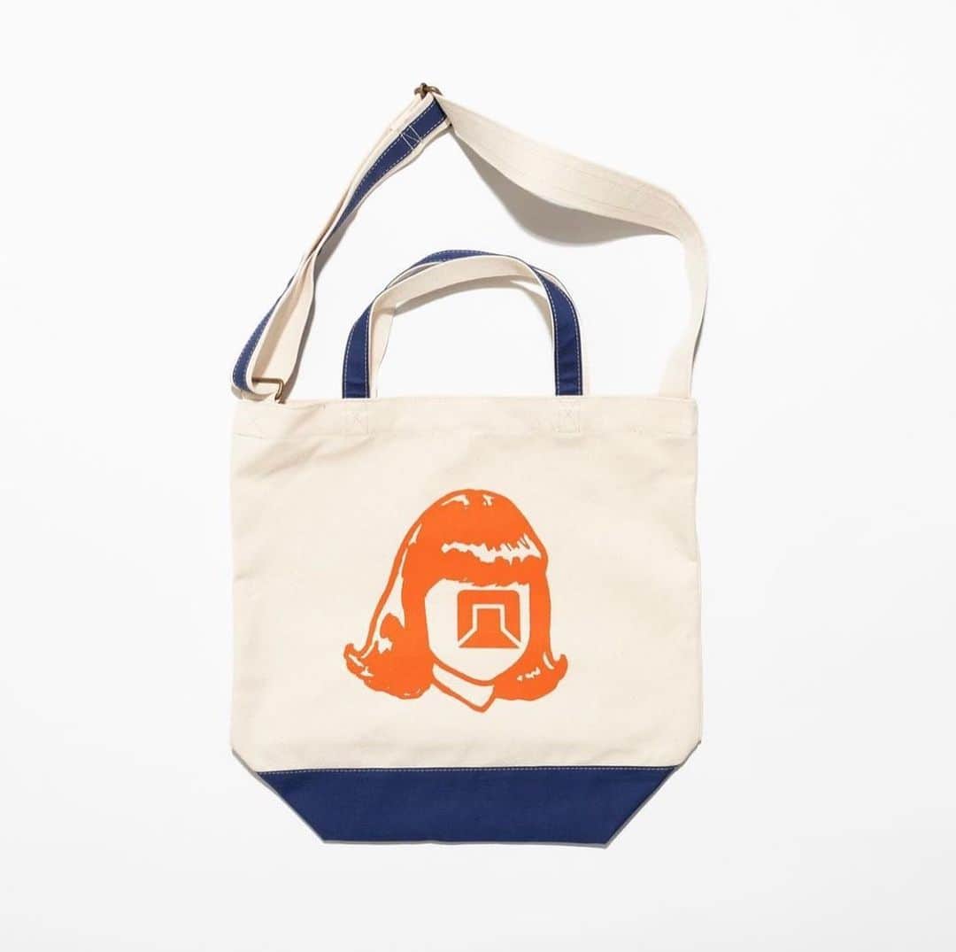 のインスタグラム：「【フェア商品再販のお知らせ】 TACOMA FUJI RECORDS POP UP STORE 2023 2号館 1階 建築デザインフロア 2023年6月24日(土) - 7月14日(金)  スペシャルアイテムの再販のお知らせです。 初日に完売してしまったキャップ、トートバッグ、Tシャツを  7月2日(日)9時(開店時間)〜  販売いたします。 お一人様各1点とさせていただきます。  また、2日(日)12時頃〜16時頃まで、TACOMA FUJI RECORDS代表の渡辺さんにお越しいただきます。  ぜひこの機会にご来店ください。  (他の商品は、随時再納品いただいております。)  ━━━━━━━━━━━━━━━━━━━━━━━  東京を拠点に「架空のミュージック・レーベル」として国内外の様々なアーティストとともに活動するTシャツレーベル、TACOMA FUJI RECORDS(タコマフジ)。 アーティストやファッションブランド、アウトドアブランドを始め、ブリュワリーや飲食店等との異色のコラボレーションでも話題に事欠かない神出鬼没な活動が話題のTシャツレーベルです。   そんなタコマフジが今年も最新作を中心に代官山蔦屋書店にてフェアを展開致します。 新作Tシャツを始め、イベント時のみの限定アイテム、代官山蔦屋書店限定商品や1点モノのプリント商品等を販売予定です。   ファッションやトレンドとは一線を画し、独自の世界観を創造する活動に要注目です。  ━━━━━━━━━━━━━━━━━━━━━━━  全て代引・取置不可となります。 予めご了承ください。」
