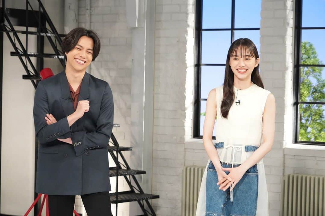 日本テレビ「おしゃれイズム」さんのインスタグラム写真 - (日本テレビ「おしゃれイズム」Instagram)「ゲストに #重岡大毅 さんを お迎えした #おしゃれクリップ いかがだったでしょうか？🌈  重岡さんが来る！ということで育さんもスタッフも一丸となって遊びました‼️😆 いろいろなことができてとても楽しい30分に🎶 重岡さんも乗っかってくださりありがとうございました✨  ちなみに⭐️ ふたりの顔が似てる！と話題なので… "顔相"を見てもらっちゃいましたよ☝️ 「顔のパーツ同士がすごく似ていて二人とも共通してハートが熱く世渡り上手。芸能界で成功するタイプ」 「二人とも眉毛が濃い。情熱的、周りからは暑苦しいと思われるかも」 「意思が強い目。 思い立ったら即行動タイプ、柔軟性があり、論理的な解釈だと素直に受け入れられる。決断力、行動力があり、やんちゃしているように思われることも」だそう！(Love Me Do先生より)🧑‍🏫  なんだか当たってますよね！  見逃した方、もう一度見たい方はぜひTVer、huluでご覧ください！  #山崎育三郎 #井桁弘恵 #佐倉綾音」6月28日 20時13分 - oshare_clip_ntv