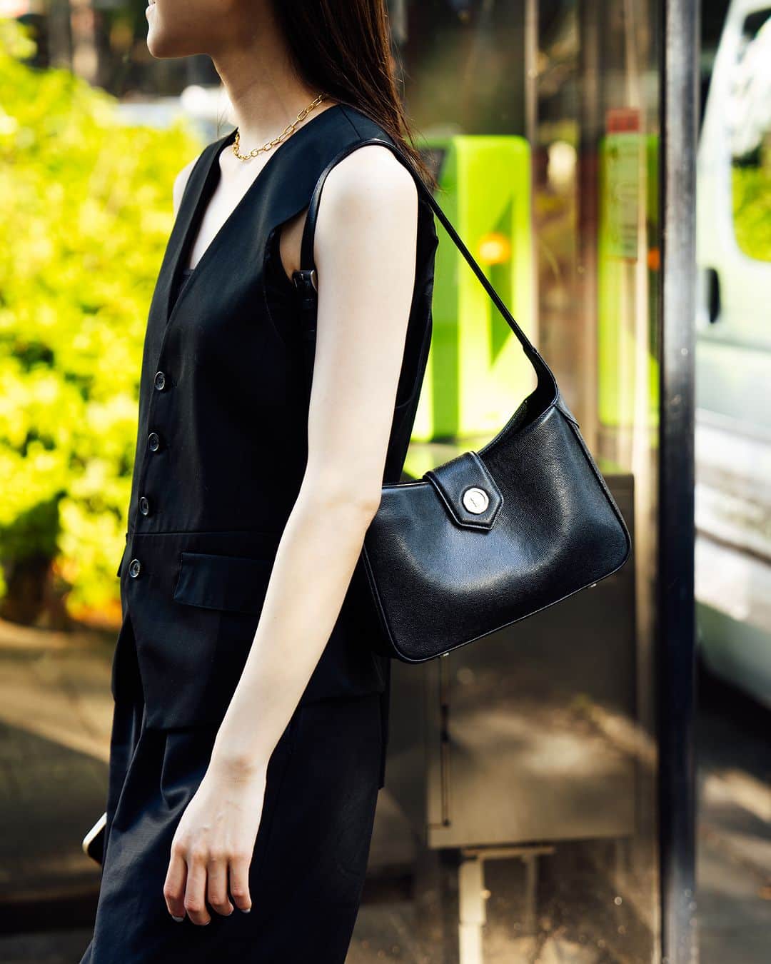 ファッションプレスさんのインスタグラム写真 - (ファッションプレスInstagram)「. 松永 ミチル Michiru Matsunaga(@97_michiru)  25歳／モデル  jakect and pants #ハウント #haunt bag #ミニミュート #minimute  sneakers #アディダスオリジナルス #adidasoriginals  #fashionpress #fashionpresssnap」6月28日 20時18分 - fashionpressjp