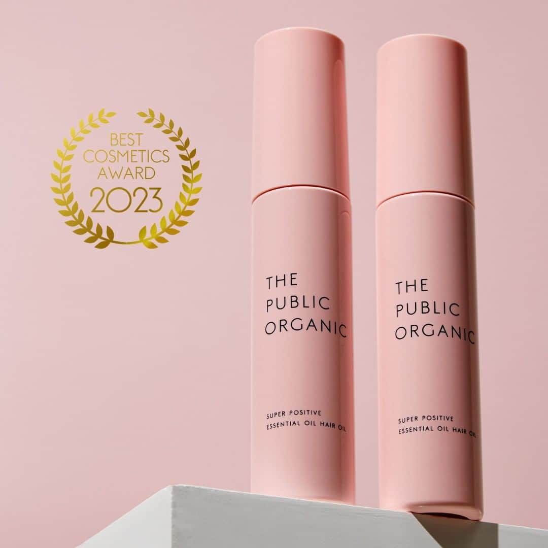 THE PUBLIC ORGANICさんのインスタグラム写真 - (THE PUBLIC ORGANICInstagram)「👑BEST COSMETICS AWARD 2023SS  今年の3月1日に発売いたしました精油ヘアオイルが、 『MAQUIA』『VOCE』など多数のメディアで 2023年上半期ベストコスメを受賞いたしました。  ご支持いただいたみなさま、本当にありがとうございました！  実際の使い心地やご感想など、コメントも是非お待ちしております。  ✨ベスコス11冠獲得✨ ・MAQUIA「ベストコスメ2023上半期」 　アウトバスヘアケア部門	1位 ・VOCE「2023上半期べストコスメ」 　ヘアケア・スタイリング部門１位 ・美的「2023年美容賢者の上半期ベストコスメ」 　プチプラヘアケア部門１位 ・&ROSY 「ベストコスメアワード2023上半期」  　アウトバスヘアケア部門 1位 etc...  ............​  🛒送料無料キャンペーン開催 ＜～7/31(mon)23:59まで ＞ ベスコス受賞を記念し、公式オンラインストアでは 送料ご負担対象の購入金額がお安くなるサービスを実施しております。  通常、税込5,500円以上の購入で送料無料のところ、 7/31(mon)23:59までは税込3,000円以上のご購入で送料無料となります。 （※3,000円未満のご購入は送料660円がかかります）  ザ パブリック オーガニックの人気のヘアケア本体SETが送料無料。 さらに、精油ヘアオイルは2本同時購入で送料無料対象となります。  このお得な機会に、THE PUBLIC ORGANICの 優秀アイテムをお試しください🚚  ＊詳しくは、プロフィールのURL、公式オンラインストアにて  ............​  #THEPUBLICORGANIC​ #ザパブリックオーガニック​  #精油の力で強く美しく​  ............​  #精油ヘアオイル  ............​ #ベストコスメ2023 #ベストコスメ #オーガニックコスメ #精油美容 #精油 #精油の力 #セルフケア #エッセンシャルオイル #ドラコス #ドラッグストアコスメ #ナチュラルコスメ #ヘアケアアイテム #おすすめヘアオイル #オーガニックヘアケア #ヘアオイル #スタイリング」6月28日 20時19分 - thepublicorganicofficial