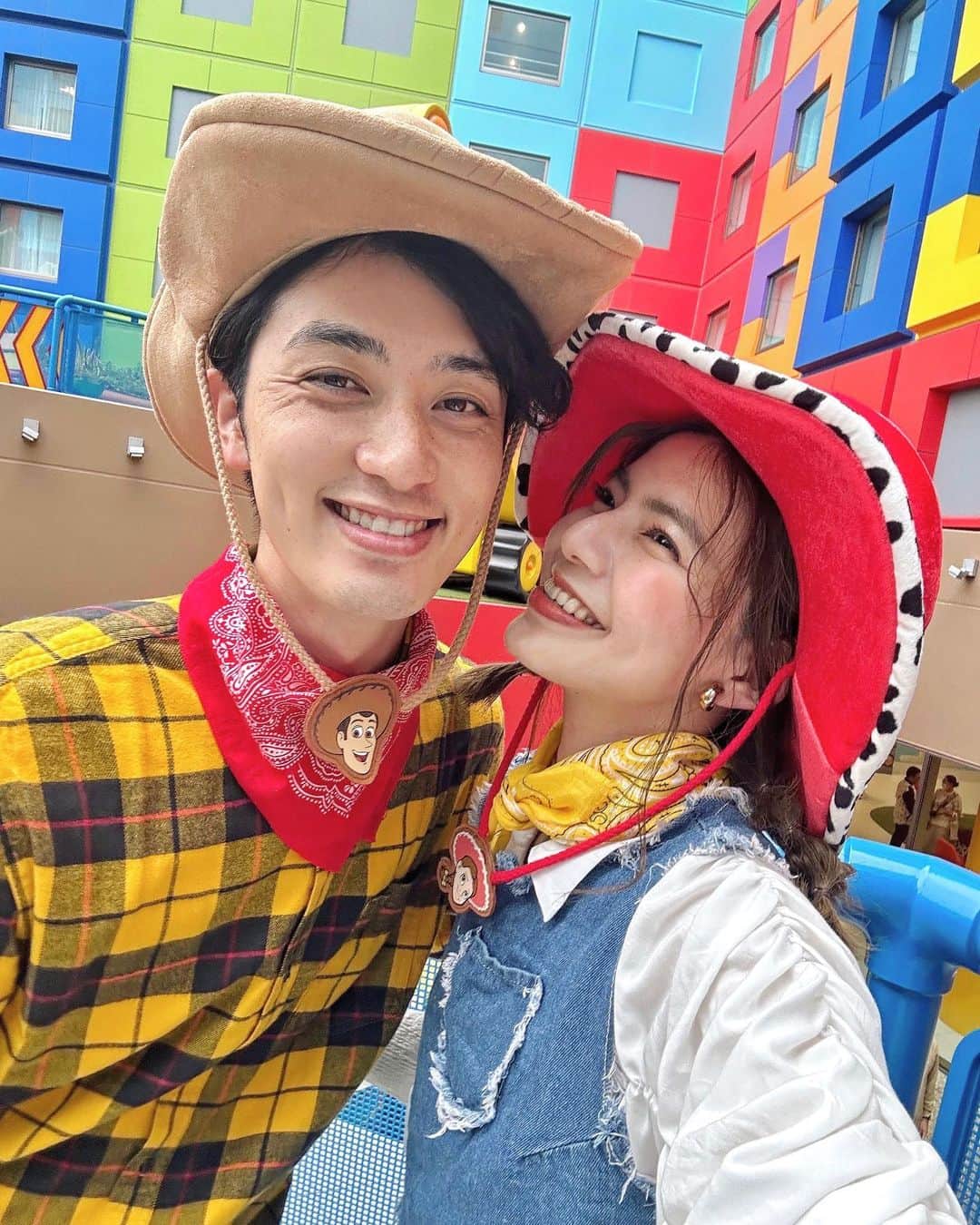 畑有里紗さんのインスタグラム写真 - (畑有里紗Instagram)「翔ちゃんお誕生日おめでと〜〜👨🎂 もうお祝いするのは10回目になりました！ 私たちの付き合いも長くなってきたな😙♡  今回はトナも一緒だったのでランチでさくっとお祝い🥂 子連れでコース料理はやはり忙しなかったけど、、(笑) 3人でゆっくり1日過ごせてよかったな👨‍👩‍👦  いつも私たち家族のために頑張ってくれて 私の良き理解者でたくさん支えてくれてありがとう♡  これからもいいチームワークで 楽しく仲良く過ごしていこうね〜😉👍🤍 夫としてもパパとしても大好きだ🫶  @sho_arii.family  #お誕生日#ありーとしょーちゃん#5歳差夫婦#ariidisney」6月28日 20時25分 - arii_m36