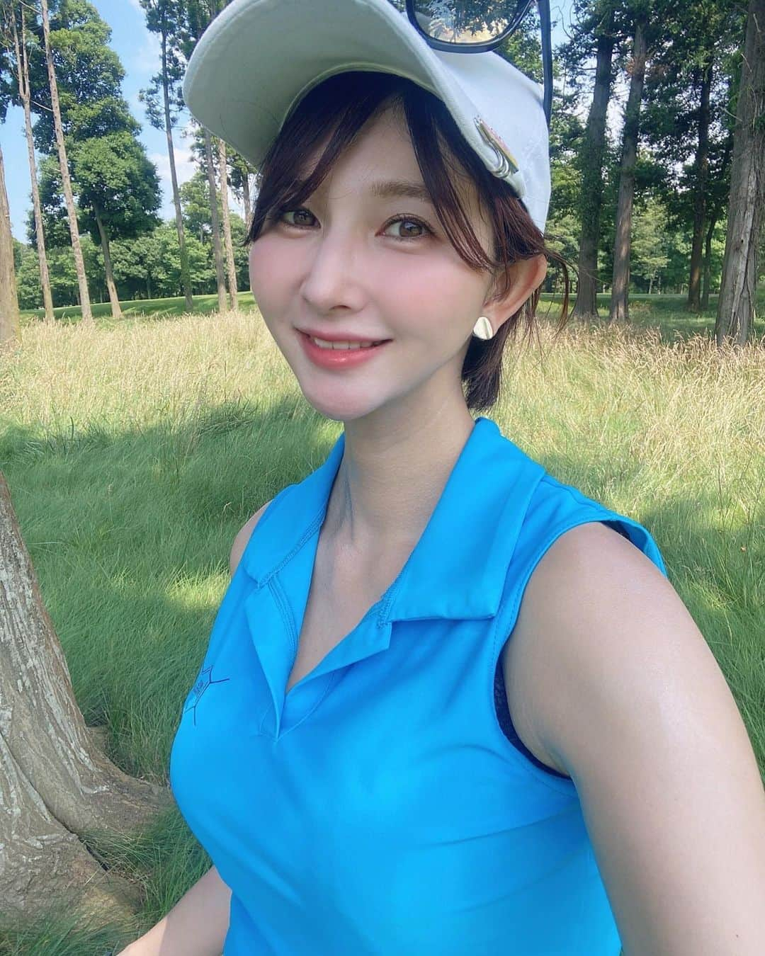 みづきさんのインスタグラム写真 - (みづきInstagram)「真夏日🌻ゴルフ😌⛳️  ノエルのウエア、涼しくて快適〜🧊 色も好評でした💙 @noelreussir_official   メンズのラインもかっこいいので👕 いつかペアコーデしたいなぁ🍨♡  #ショートヘア #ショートヘアー  #ショートヘアー女子   #ゴルフ女子 #スポーツ女子 #ゴルフ好きな人と繋がりたい  #ゴルフ女子と繋がりたい #ゴルフ #ゴルフコーデ #golf #golfswing #genicgolf #victoriagolf #スポーツ #高尔夫球 #골프  #골프레슨  #スイング #ゴルフスイング #gingergolfteam4期生 #カットモデル #カットモデル無料 #コスプレ #コスプレイヤー #cosplay #角色扮演 #코스프레  #cosplayer」6月28日 20時37分 - mizuki_golfgirlema