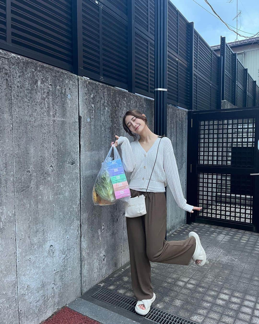 大西陽羽のインスタグラム：「一緒に買い物いこー？」