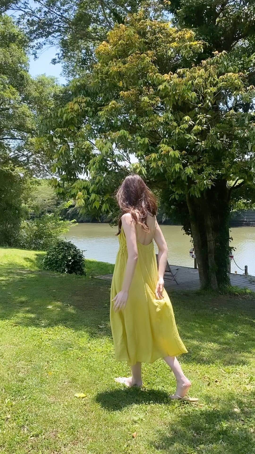 赤井沙希のインスタグラム：「8月10日に講談社より写真集発売⭐︎  全体的に、こんなに薄いメイクいつぶりだろうってくらいナチュラルです👀  このシーンは、動きながら、お話ししながら。 全てが、そのままのナチュラルな自然な自分を撮影して頂きました🌳  当日までに色んな場面を少しずつ載せていければと思っています☺️  Amazon予約はこちら💁 https://onl.tw/azM23rS  DDTオンラインストア(特典付き)はこちらから💁‍♀️ https://ddt-store.com/items/64928416e3b10b002c581ded  #ddtpro #prowrestling #prowrestler #写真集」