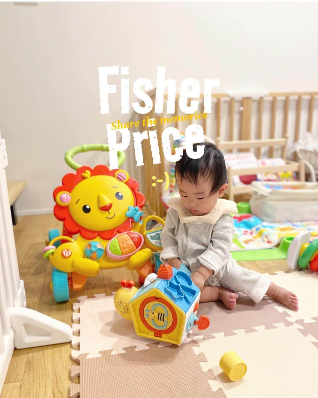 片桐優妃のインスタグラム：「我が家の#おもちゃ と言えば @fisherprice_jp 🤖 . 低月齢の頃からずっとフィッシャーのおもちゃにかこまれていて、#ピアノジム とかは寝返りもできない本当に初期の頃からずっと置いてるけど未だに飽きずに遊べてる🫶 . 暑すぎたり雨だったりでなかなかおでかけできないときは#fisherprice のおもちゃをひたすら広げてあっち触ってこっち触って🤣仕掛けが無限にあるから私たちが見てあげられない間も夢中で遊んでくれて助かる❤️‍🔥 同じおもちゃでも時期によって違った遊び方ができるしコスパも本当いい🤤👏 もうこれなら間違いないって思えるので🙌これからもずっとフィッシャーのおもちゃで遊ばせていきます😋 . #ライオンウォーカー #バイリンガルピアノジム  #バイリンガルでんでんむし  #フィッシャープライス #プレイラボ  #知育玩具 #五感わくわく #11ヶ月ベビー」