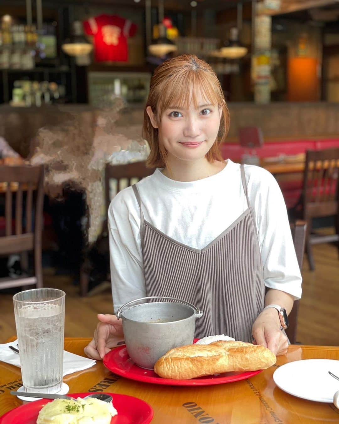 ひよりんごのインスタグラム：「えびのお店に行ったよ〜🫶 エビ好き友達がいてほんとよかった🦐💗 えびがすき！！！！笑」