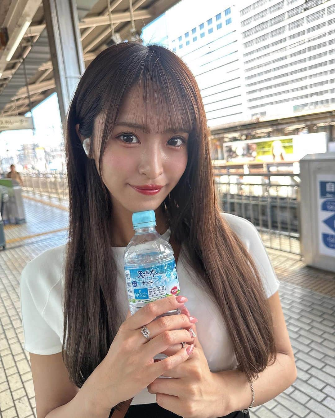 清水里香さんのインスタグラム写真 - (清水里香Instagram)「⁡ ⁡ 夏が始まった合図がした🌻 ⁡ ⁡ ⁡ ⁡ #青と夏」6月28日 20時54分 - partyyy_chu