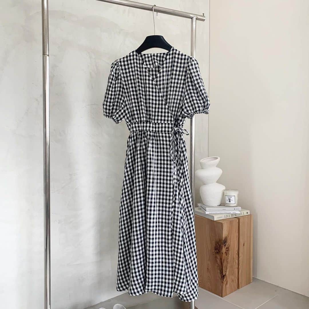 Y's Stellaのインスタグラム：「. 🤍Recommend item ラップワンピってやっぱり可愛い🥺 二の腕も隠せて細見えするから嬉しい☺️🤍」