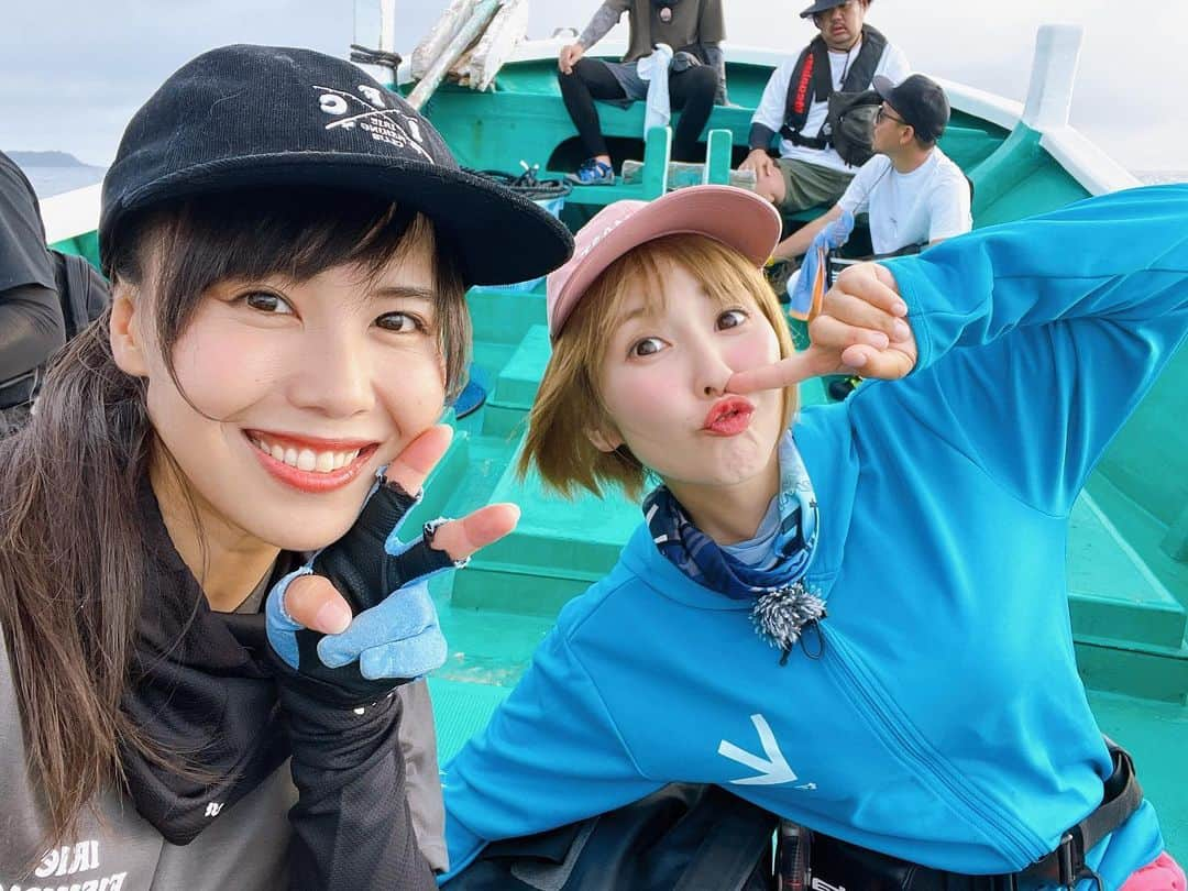 そらなさゆりさんのインスタグラム写真 - (そらなさゆりInstagram)「⁡ ⁡ ⁡ 今日は新番組の第1回ロケ！ ⁡ ⁡ なおちんこと井上直美ちゃんを和歌山県串本町にお迎えして、五目ジギング対決✨ ⁡ ⁡ 東のクイーンなおちん 西のクイーンさゆりん ⁡ ⁡ という私からすると恐れ多いコンセプトで戦ってまいりました！ ⁡ ⁡ 熱きバトルの行方は！？ ⁡ ⁡ また放送日が近くなったら告知します😊 ⁡ ⁡ とにかく！なおちんさんとの釣りは超楽しかったし勉強になった！ ⁡ ⁡ これから毎回、熱きバトルが繰り広げられる予定なので楽しみにしていてください♡ ⁡ ⁡ ⁡ 写真は尺アヤメカサゴwww これが釣り上がった瞬間もめっちゃおもしろいシチュエーションだったのでそれも含めお楽しみに！笑 ⁡ ⁡ ⁡ @オーシャンフィールド(和歌山県串本町中湊) 相変わらずのおもしろ船長ですわ！笑 ⁡ ⁡ 【タックルデータ】 のちほど！ ⁡ ⁡ #釣り #fishing #井上直美 さん #オーシャンフィールド さん #和歌山 #串本 #ジギング」6月28日 21時06分 - sayuri_solana