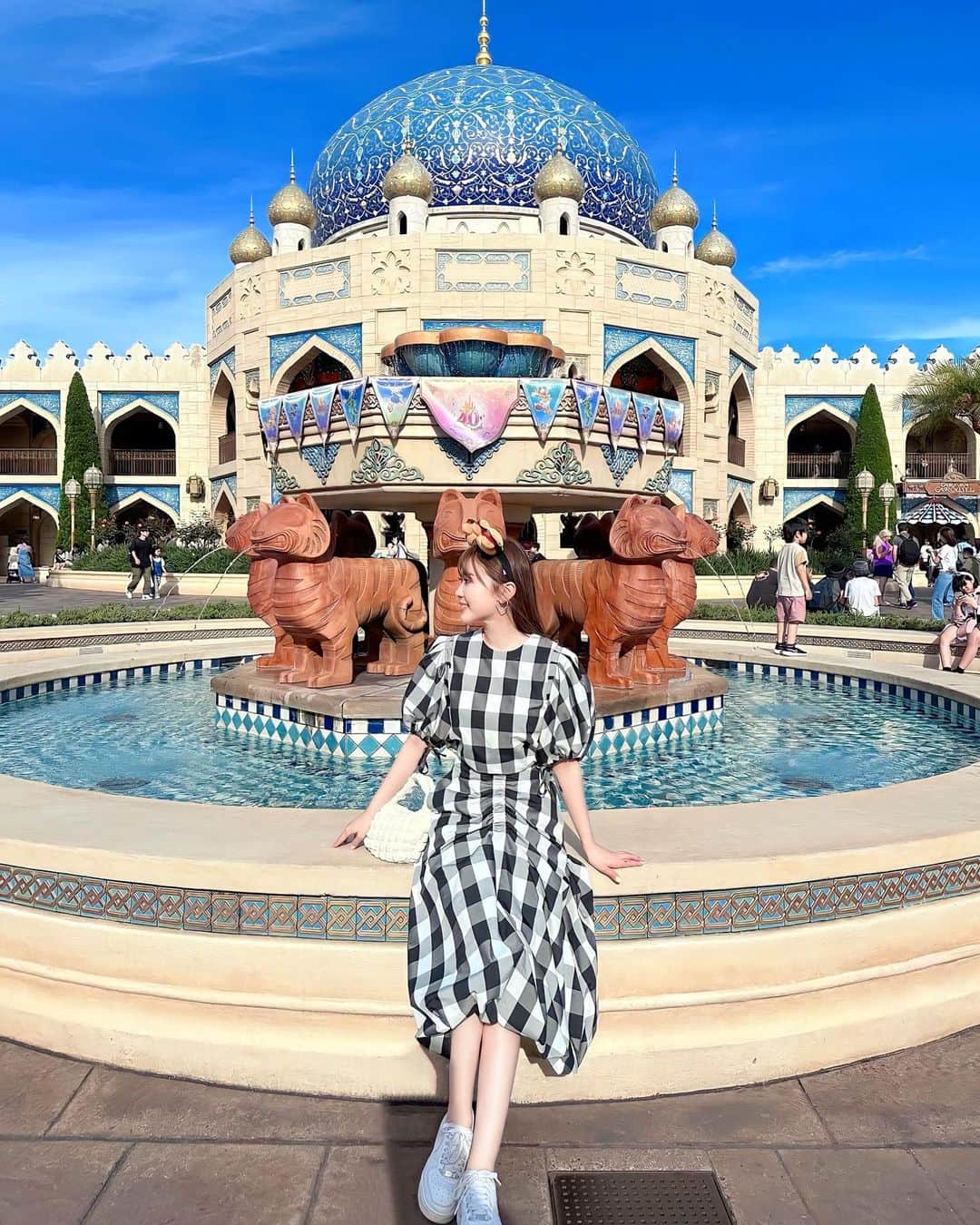 藤川沙弥のインスタグラム：「🐭🌈  久しぶりすぎるDisney seaへ🩵 ４０周年で更にかわいかった✨ 朝から晩まで大満喫✌🏻🌼  👗 @verofonna  コンタクトは @onlinecontact  feliamoのカプチーノ☕️このシリーズ大好き！」