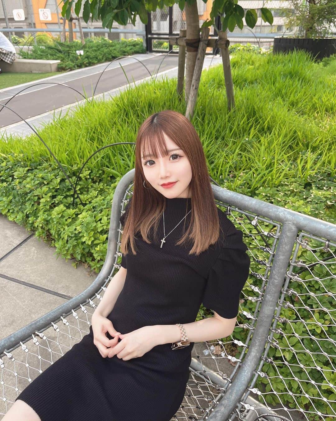 虹川葵のインスタグラム：「・ めずらしく宮下パーク行ってきた💚」