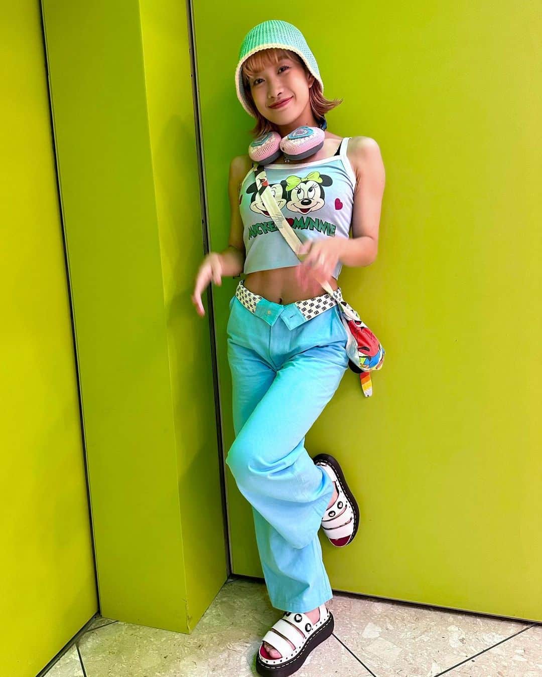 HANAのインスタグラム：「🩵🐬🦋❄️💎」