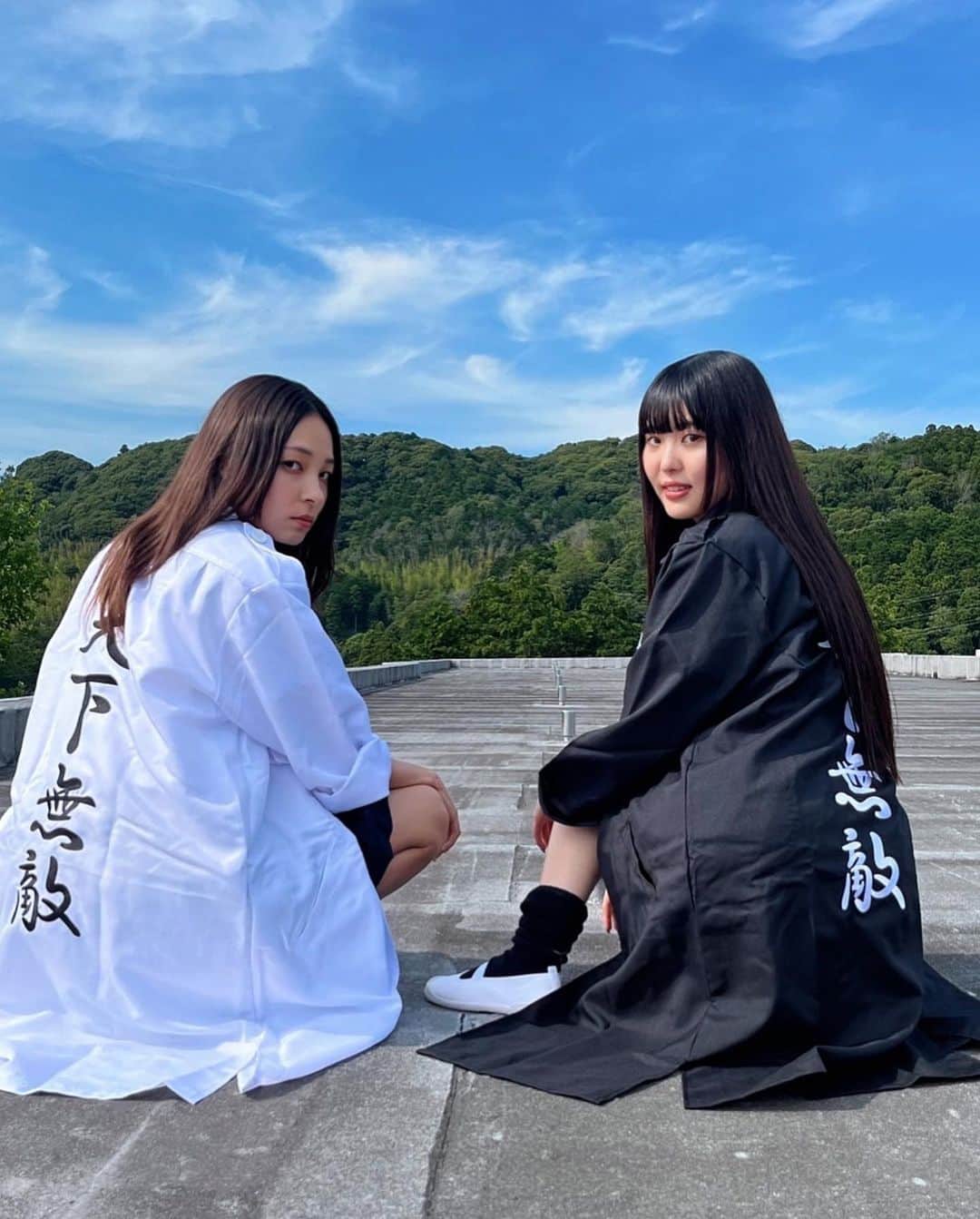 ジェニーのインスタグラム：「きりざき まいちゃん & 後藤翼ジェニーだよ？よろしくぅぅぅ！？  撮影はちっちゃいのが撮ってくれました。 @domi723___   #先日のボンボンにて #まいちゃんveryいい子でした🥹」
