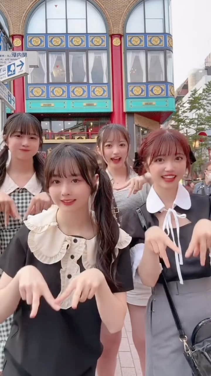 のインスタグラム：「中華街食べ歩きしたよ♥️ みんな中華街でおすすめのお店あるー？  #PureGi #ぷれっぢ #アイドル #アイドルグループ #Z世代アイドル #おすすめ #中華街食べ歩き  #fyp」