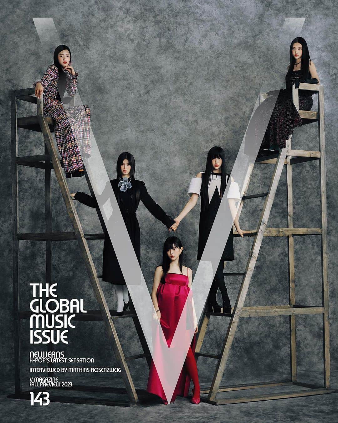 V Magazineさんのインスタグラム写真 - (V MagazineInstagram)「Attention Bunnies—V have a surprise for you!  To celebrate the arrival of our new fall preview issue, we are introducing a special edition cover for V143 starring #Minji, #Hanni, #Danielle, #Haerin, and #Hyein of @newjeans_official!  Available exclusively on our shop site (shop.vmagazine.com), our new global music issue starring the teen pop sensations now comes with a limited edition cover that includes a double-sided, signed poster of the band—inside of a custom envelope slip.   Available for a limited-time only—head to shop.vmagazine.com (link in bio) to order the ultimate collectors edition of V143 now before it’s gone! – From V143 Fall Preview 2023 Issue Photography @chogiseok Fashion @choiyumi___ Interview @mathiasrosenzweig Creative Direction #StephenGan Makeup #GilJooOh Hair #HyeYeonJang Set design @gaetbaue Executive producer @bokellysuh Production @a_prject Casting @itboygregk (@gkldprojects) Editors @savsob / @kalaherh / @overlyopinionatedblackperson」6月28日 21時59分 - vmagazine