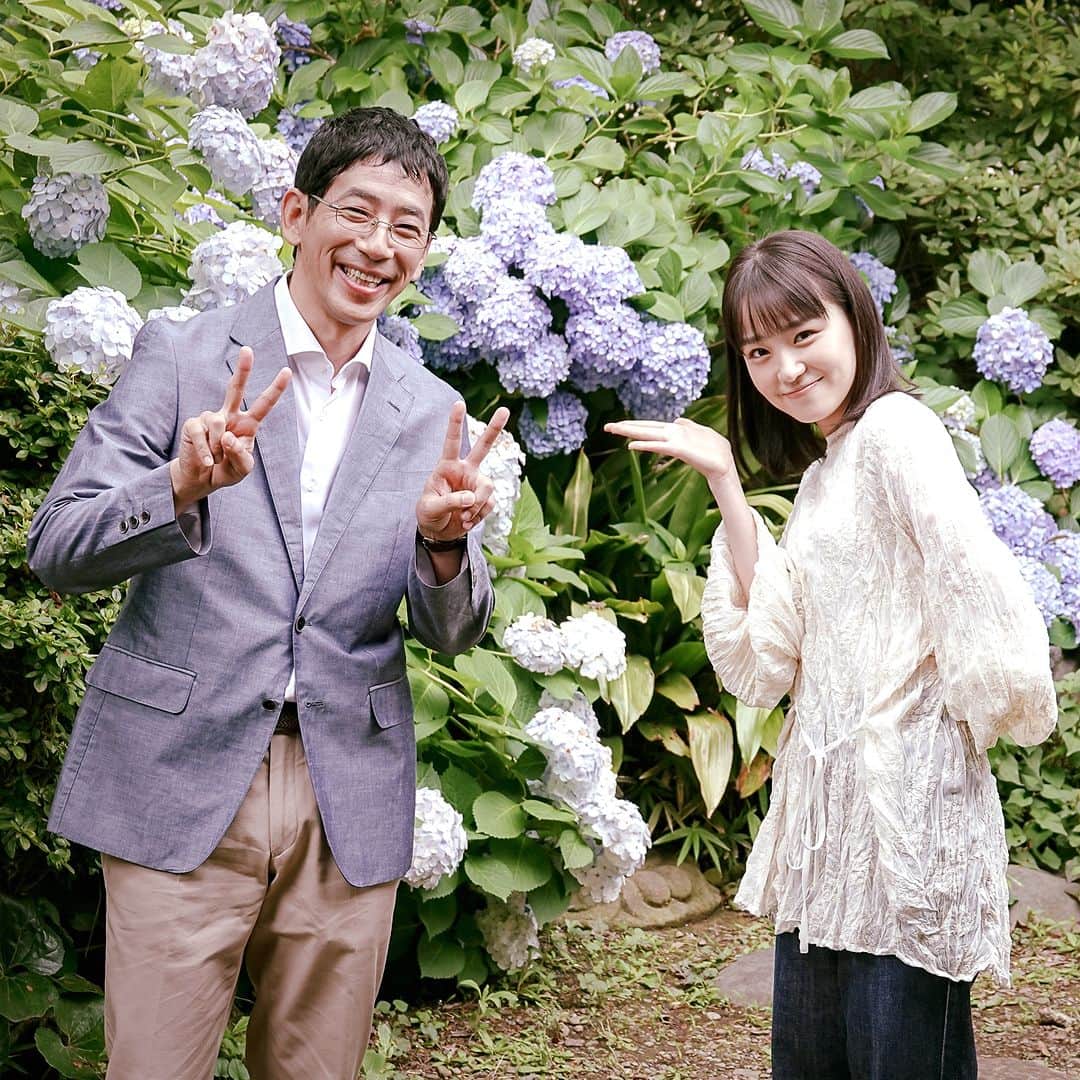 のインスタグラム：「. 🫧#あなたがしてくれなくても🫧  最終話の #野間口徹 さんの登場に 驚いたフォロワーさんも多いはず👀  撮影の合間に #奈緒 さんと オフショットを📸✨  実は野間口さん 特別編でも重要な役どころに❓  📣11話の #TVer 見逃し無料配信は特別編放送まで 　  まだの方ももう一度見たい方も 　  お見逃しなく👀✨ 📺1~3話も変わらず無料配信中   プロフィール欄のリンクからチェック」