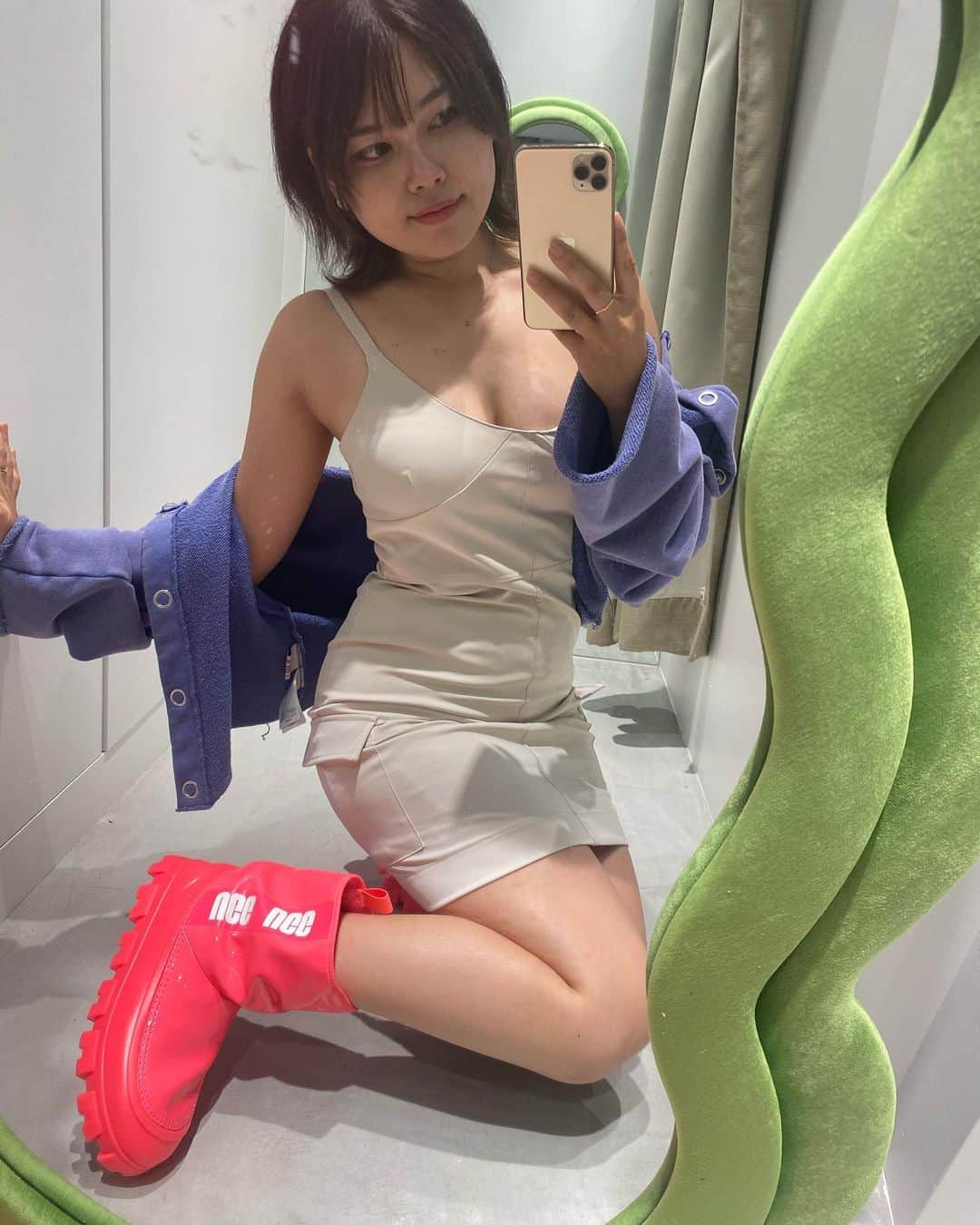 のインスタグラム：「7月1日から原宿でオープンのUGG® TOKYO FLAGSHIP オープニングイベントに参加せせていただきました！ お恥ずかしながら、私UGGはムートンブーツしか持ってなくて、こんなに可愛いポップな色や柄のサンダルやお洋服がたくさんあるなんて知らなかった！ すごく私の好みど真ん中でオープンが待ち遠しいなと思いました🥰 店内も綺麗でおしゃれだし、原宿に来たら絶対行ってみて！ 今回はピラティスインストラクターやモデルのサラさんと一緒に✨ @salapila  お誘いありがとうございました😊  #ugg #uggjapan #uggboots #ugglife #uggs #uggslippers #uggseason #ugglor @uggjapan @ugg」