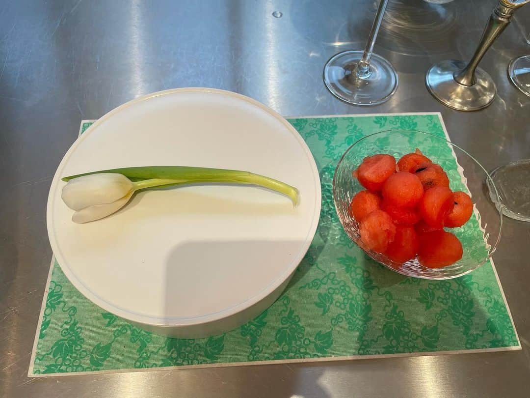 ミン・ヒョリンのインスタグラム：「우리집디저트😋🍉」
