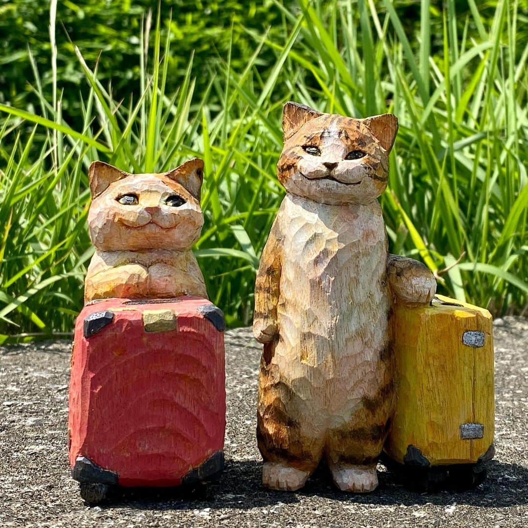 花房さくらさんのインスタグラム写真 - (花房さくらInstagram)「「着いたらまず何食べたい？」 「うわ〜、悩むなぁ！」 「私はラーメン」 「いいねぇ！食べよ食べよ！」  #猫は時として旅をする  #たぶん #北海道か福岡 #cat #sculpture #hanafusasakura」6月28日 22時18分 - sakura_hanafusa