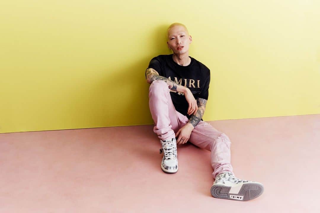 barneysnyofficialのインスタグラム：「Casually cool in @amiri」