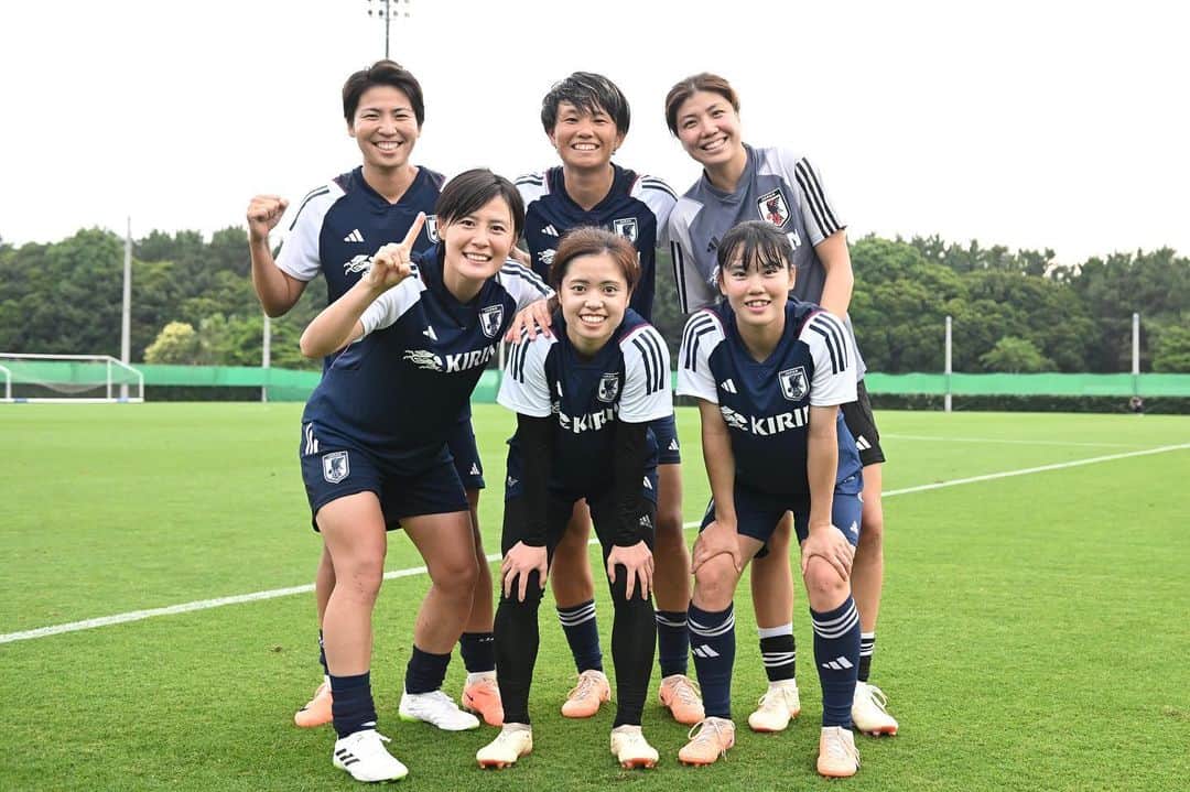 南萌華さんのインスタグラム写真 - (南萌華Instagram)「ワールドカップに向けてまずは日本で合宿がスタートしています💪  みんなで高め合いながら、最高に良い準備をしていきたいと思います！！  ワールドカップ応援よろしくお願いいたします！！  3枚目は初日ミニゲーム優勝チーム❤️ ©︎JFA #なでしこジャパン」6月28日 22時29分 - moeka_1207