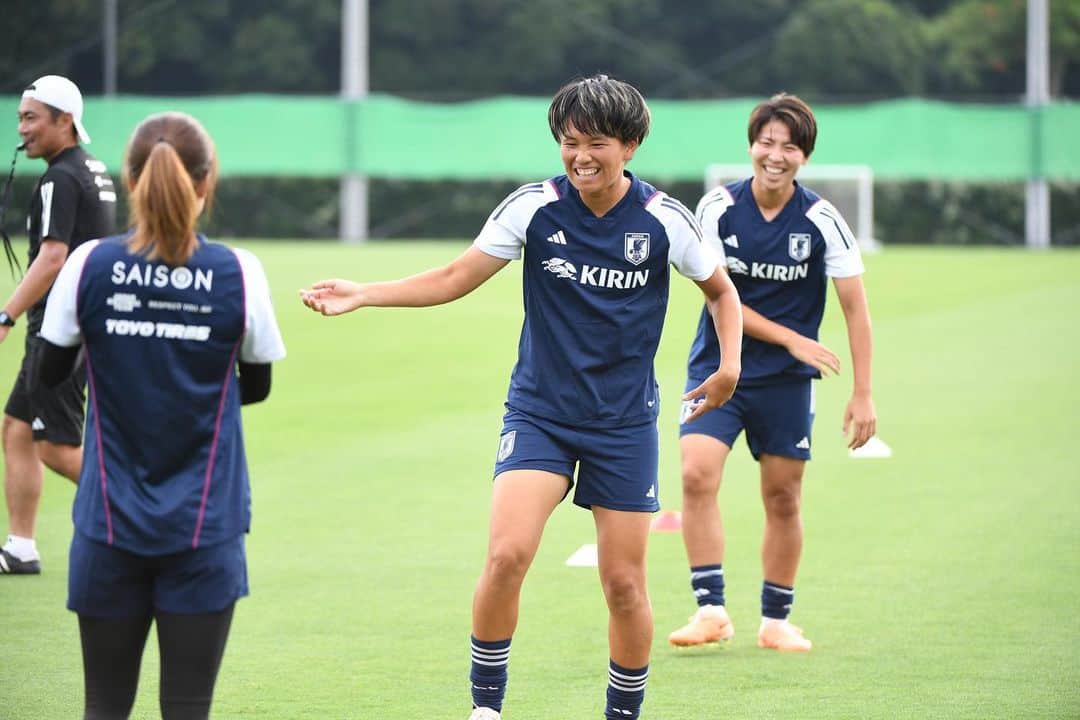 南萌華のインスタグラム：「ワールドカップに向けてまずは日本で合宿がスタートしています💪  みんなで高め合いながら、最高に良い準備をしていきたいと思います！！  ワールドカップ応援よろしくお願いいたします！！  3枚目は初日ミニゲーム優勝チーム❤️ ©︎JFA #なでしこジャパン」