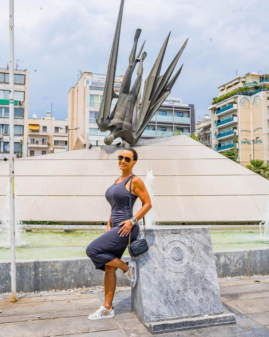 リサ・アンさんのインスタグラム写真 - (リサ・アンInstagram)「“The Icarus Monument of Fallen Aviators”  Everywhere we wandered in Athens we saw something remarkable, looked it up and learned all about it. Just another reminder how travel enriches our lives. 🖤  #wanderlust #monument #athens #thereallisaann   📸: @justtheletterk_img」6月29日 0時45分 - thereallisaann