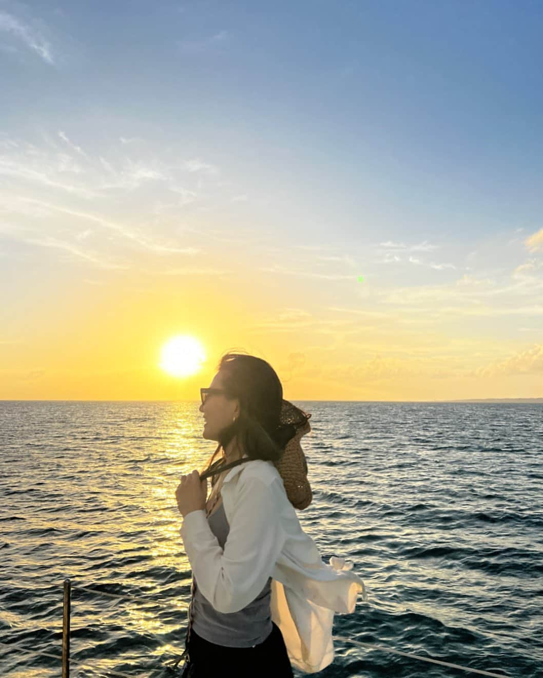 生駒幸恵のインスタグラム：「早めの夏休み🌺 私のアナザースカイ宮古島🐚🥭  命より大切なものがないから 今を一番に優先して生きたい  日本の社会、仕事、いろんなことに 流されていつも追われるけれど  大切な人たちと、 同じ時間を過ごせる奇跡に感謝して その時間がなによりの幸福であると いつも忘れずに生きたい」