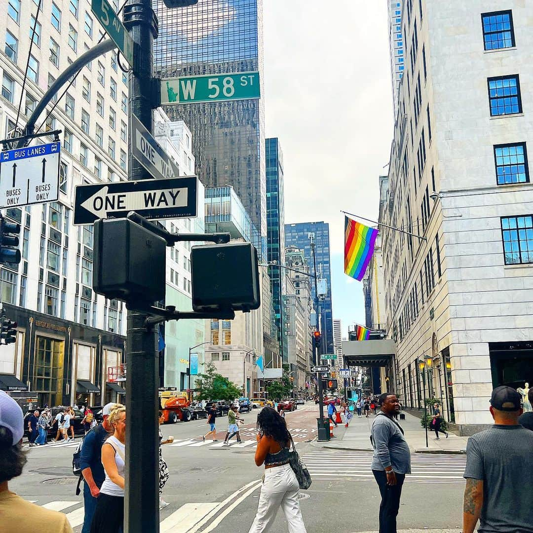 ヒコロヒーのインスタグラム：「PRIDE in NY #pride」