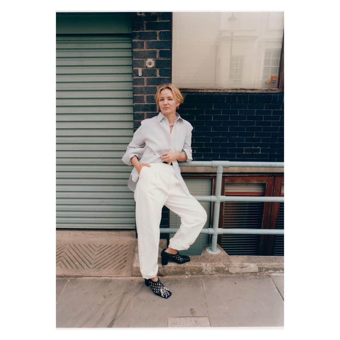 のインスタグラム：「YANA MCKILLOP 🩵  SUMMER   Rika Studio's chats with stylist & muse  Yana Mckillop.  Discussing her summer plans, what she's reading and what is on her mind. We also have a look into how she styles Rika Studios wardrobe this summer.  Yana wears Rika Studios Yves shirt with Picasso Pants / Voltaire belt  Shoes old Celine stylist own   View Story Now Online www.rikastudios.com   Stylist @yana_mckillop  Photography by Oliver Marshall @olliemarshall   #summerwardrobe #simpleelegance #tipfromstylist #creativeminds #rikastudios」