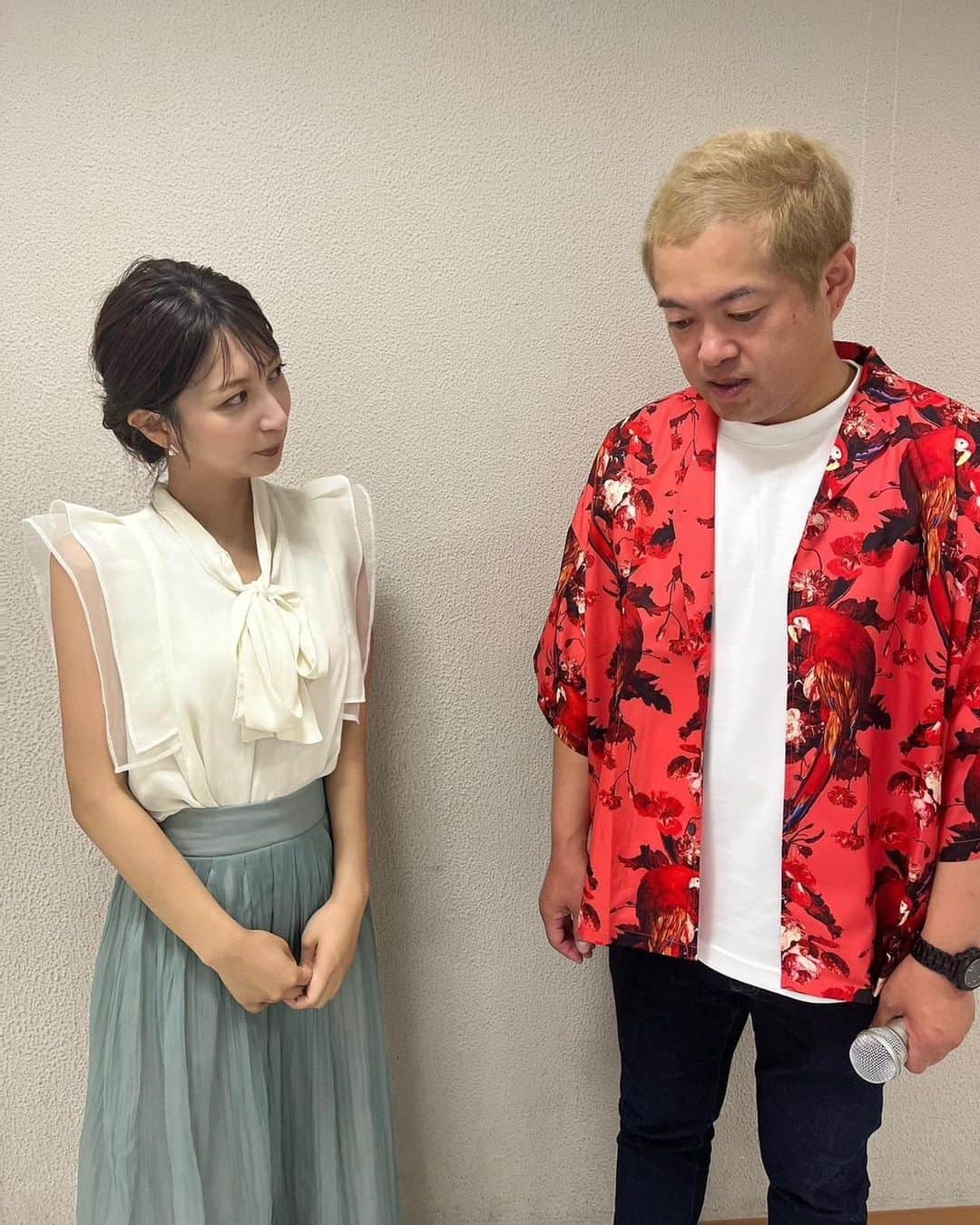 ハロー植田さんのインスタグラム写真 - (ハロー植田Instagram)「今朝のめざましテレビ⏰ 「FNSご当地うま撮グランプリ🍽️」 ご覧いただいた皆さんARIGATOございました😆  今川アナと、岡山の絶品えびめしをご紹介しました✨ 最高に楽しかったー🎤  ウマトラソウル！！ウェイ！！  ウマトラソウルが全国の皆さんに届きますよーに🙏  今川アナとの楽しい中継が終わり 完全に燃え尽きた写真もどーぞ🤣  #めざましテレビ #fnsご当地うま撮グランプリ #中継 #岡山グルメ #えびめし #ohk #今川菜緒 #ハロー植田 #bz #ウマトラソウル」6月28日 23時15分 - inababa178