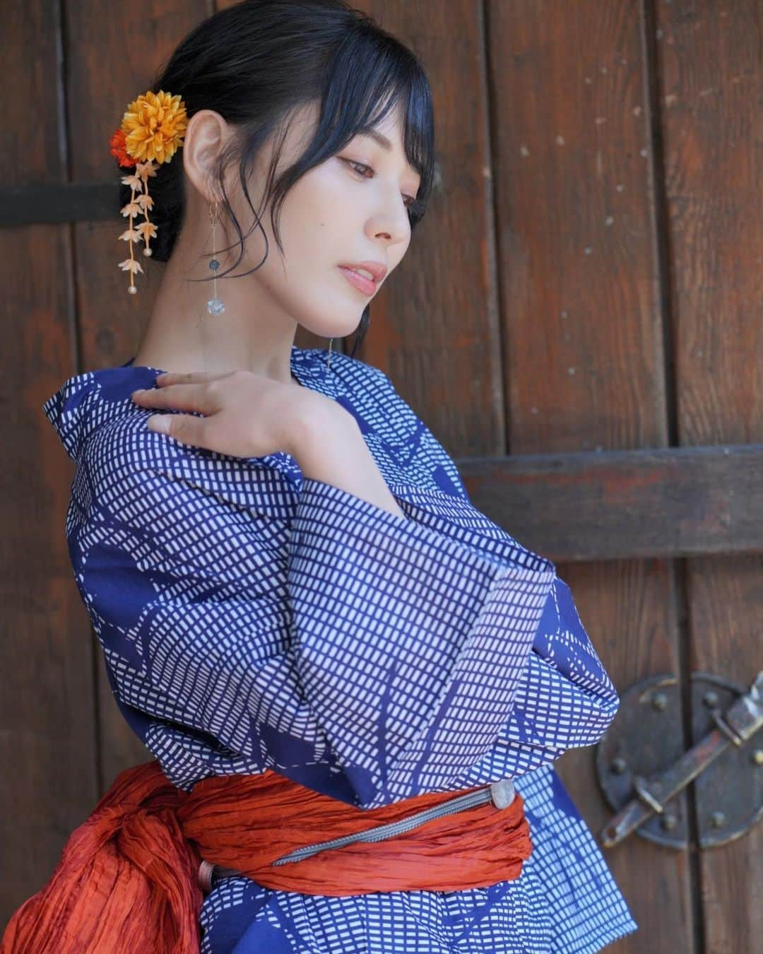 金子智美のインスタグラム：「⁡ ⁡ 念願の撮影会で浴衣を着たよ👘💙 ⁡ どう？似合うかな？☺️✨ ⁡ ⁡ ✰✰✰✰✰✰✰✰✰✰✰✰✰✰✰✰✰✰✰✰✰✰ ⁡ 📚近日配信スタート 双葉社より『週刊大衆』撮り下ろし3号分の 未公開カットを詰め込んだデジタル写真集✨ ⁡ ⁡ 📀20th DVD 『絶頂〜快楽に溺れた女〜』 https://idol-gakuen.jp/item/93271/ 配信もあるよ！😙 ⁡ 📀19th DVD 『純愛』発売中💓 https://www.dmm.co.jp/mono/dvd/-/detail/=/cid=oae224/ ⁡ ⁡ 🗓金子智美 2023年 壁掛けカレンダー (トライエックス) ⏩https://amzn.to/3q58w3n ⁡ ⁡ 📚写真集『美しい人』 (講談社【FRIDAY】)より✨🎊 重版しました！ありがとうございます🙇🏻‍♀️🙇🏻‍♀️ ⁡ 【Amazon】amzn.to/3jsx6Yf 【楽天】bit.ly/3CpWeY0 【セブン】bit.ly/3rZqynu 【HMV】bit.ly/2TYRfMN ⁡ 『美しい人』デジタル写真集が配信開始され ました！！💓 ⬇️ http://www.amazon.co.jp/dp/B0B213BWPP ⁡ ⁡ #金子智美 #撮影会 #インスタグラビア  #selfie #me #i #自拍 #selfies #tbt #follow #swag #扎心了#followme #like #tokyo #japan #selfie #f4f #ootd #photo  #l4l #instagood #맞팔 #tagsforlikes #몸스타그램 #东京 　#18禁グラドル  #グラビア　#美body #浴衣 #浴衣女子」