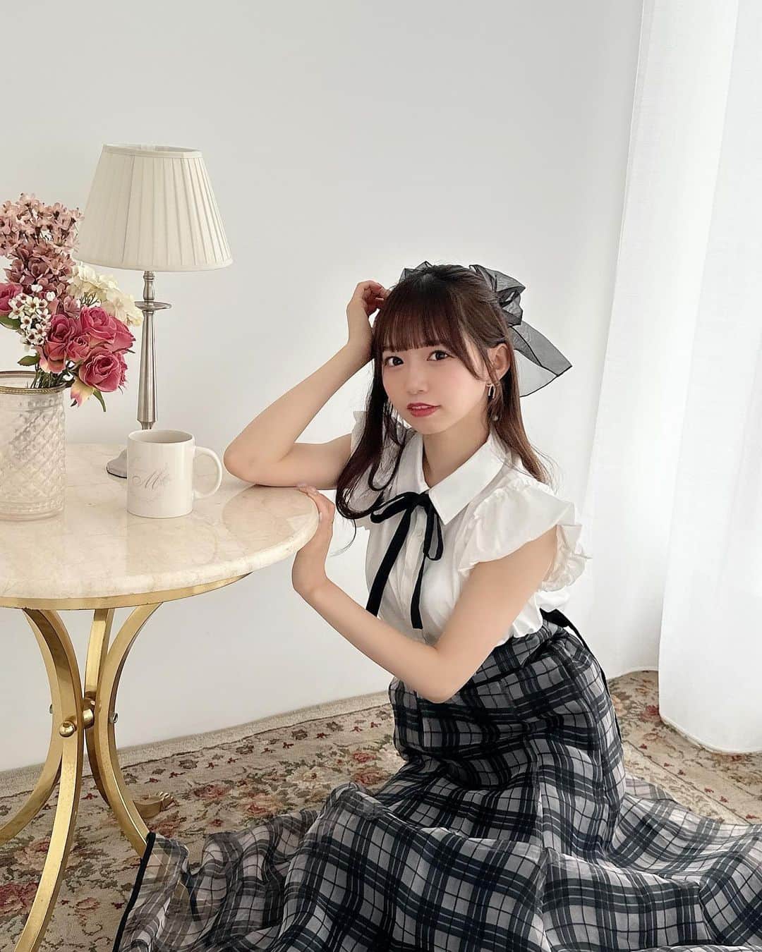のインスタグラム：「悩んでる方もぜひあいにきてね💌🐾 きてもらえるかなあ〜？∩^ω^∩  ブラウスもスカートもかわいいよお😌  7/2(日)受注会イベント ルミネエスト新宿 6階エストマ  ①終了 ②11:45~12:25 ③12:30~13:10 ④終了 ⑤14:30~15:10 ⑥15:15~15:55 ⑦16:00~16:40 ⑧16:45~17:25 ⑨17:45~18:25 ⑩18:30~19:10  #畑美紗起 #ブラウス #ブラウスコーデ #スカート #コーデ #夏コーデ #コーディネート #夏 #ファッション #ファッションコーデ #春コーデ #私服 #fashion #blouse #skirt #coordinate #me #shooting #fashionblogger #fashionista #ootd #japanesegirl #coordinate」