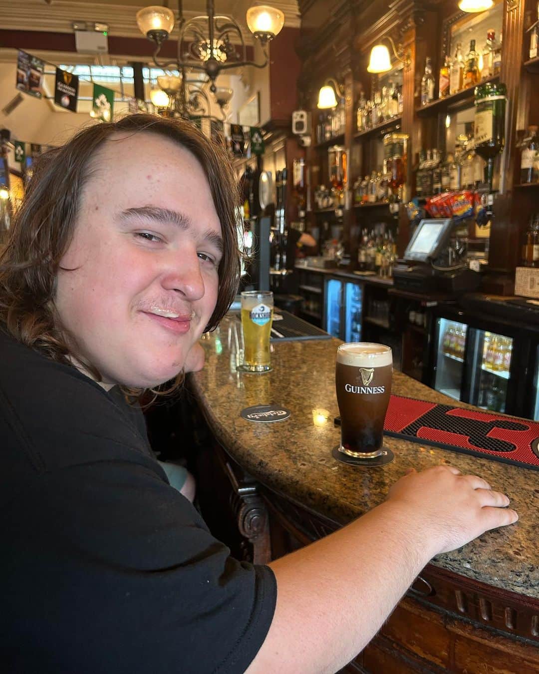 ディーン・ノリスのインスタグラム：「My son turned 18 in Dublin. First legal Guinness #guinness #dublin」