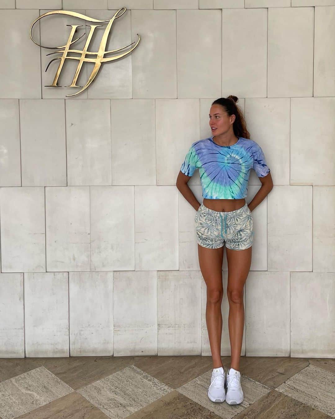 ズザンナ・ヤカボスのインスタグラム：「🌞」