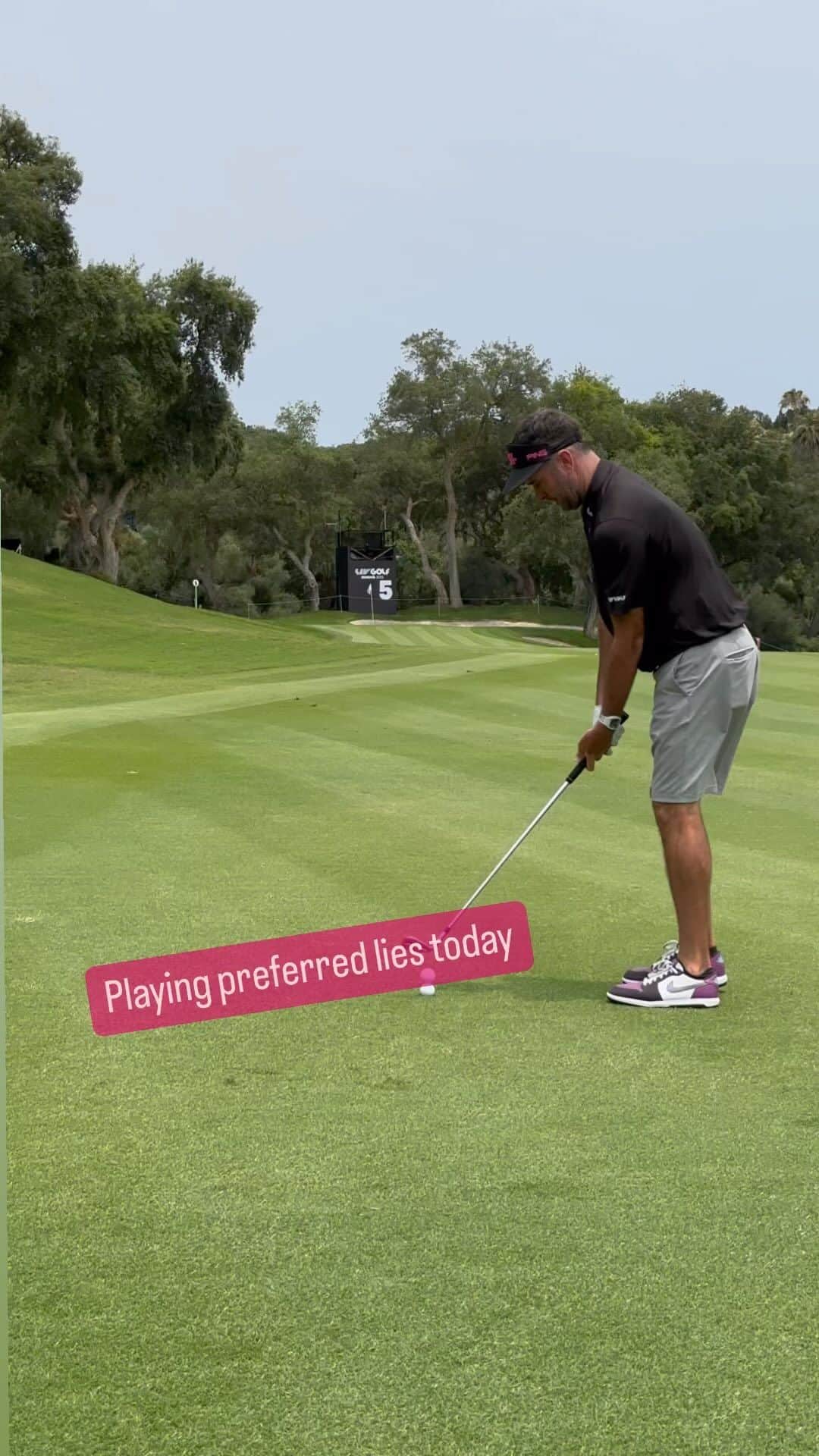バッバ・ワトソンのインスタグラム：「How did his ball land on that other ball? 😂 #RangeGoatsGC #goatgang #livgolfandalucia」