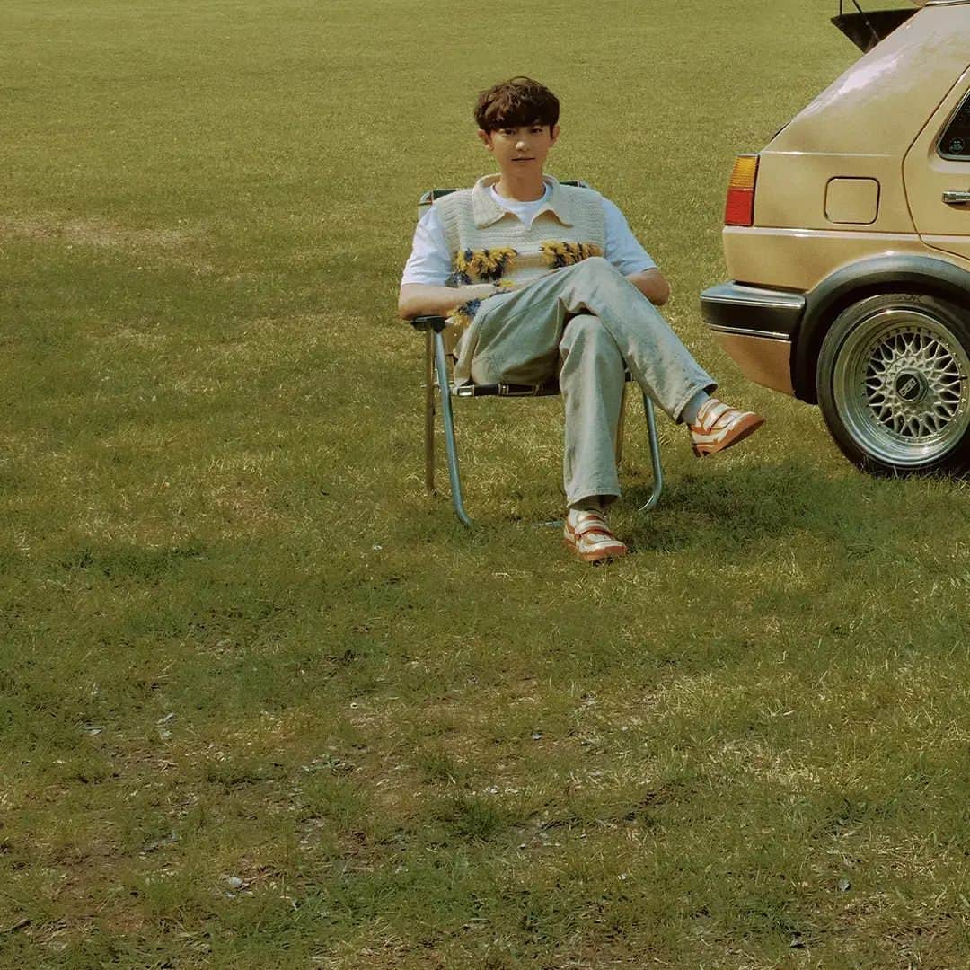 のインスタグラム：「EXO 'Hear Me Out' Teaser Image  【EXO The 7th Album 'EXIST'】 ➫ 2023.07.10 6PM (KST)  #EXO #엑소 #weareoneEXO #EXIST #EXO_EXIST  #HearMeOut #EXO_HearMeOut」