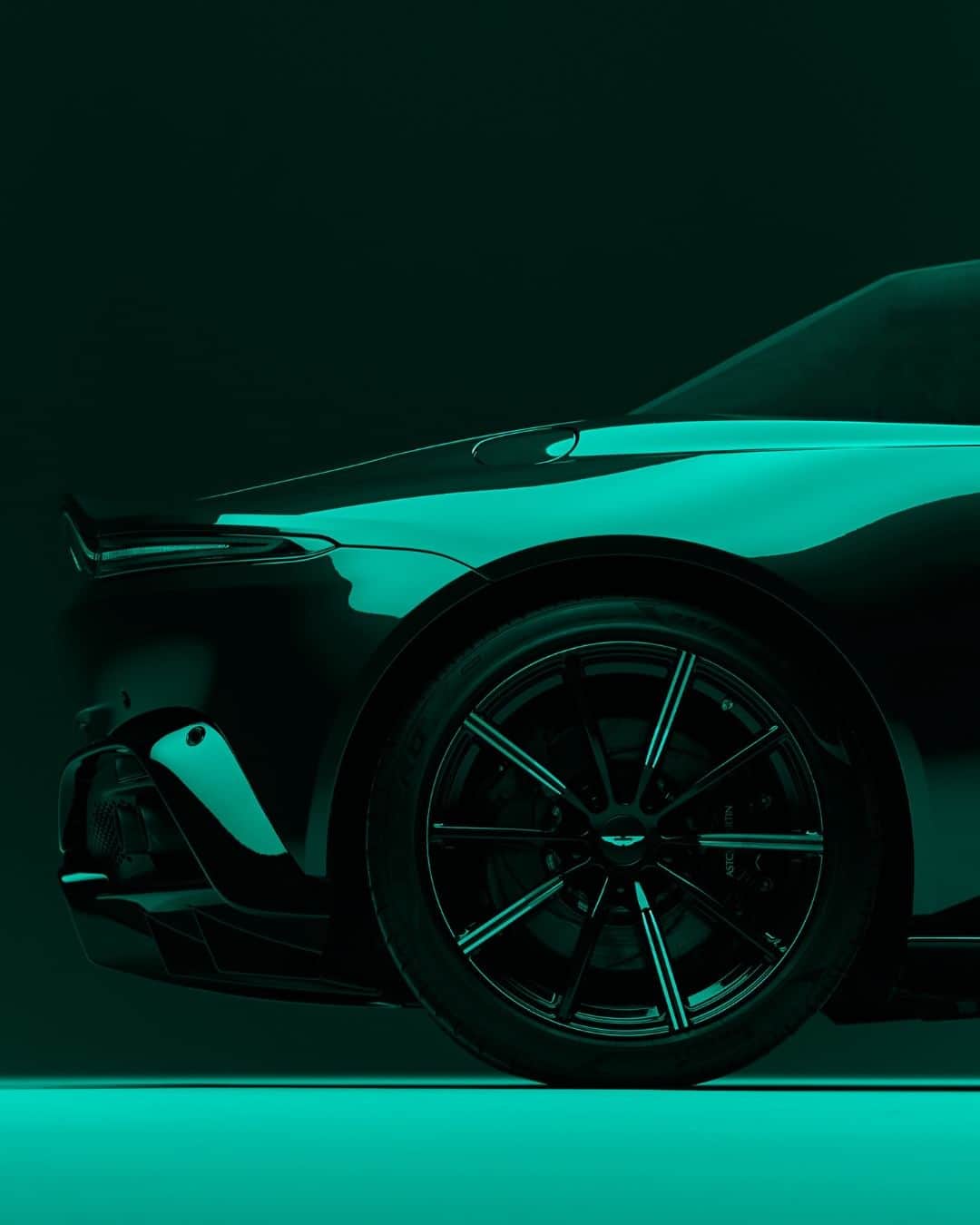 アストンマーチンのインスタグラム：「Athletic agility at its finest, capable of reaching 62mph in 3.6 seconds.   #AstonMartin #Vantage #THRILLDRIVEN」
