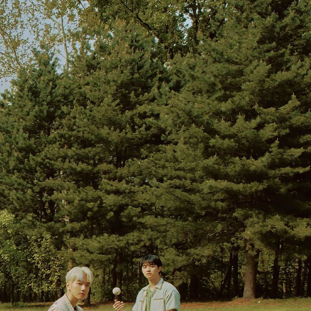 のインスタグラム：「EXO 'Hear Me Out' Teaser Image  【EXO The 7th Album 'EXIST'】 ➫ 2023.07.10 6PM (KST)  #EXO #엑소 #weareoneEXO #EXIST #EXO_EXIST  #HearMeOut #EXO_HearMeOut」