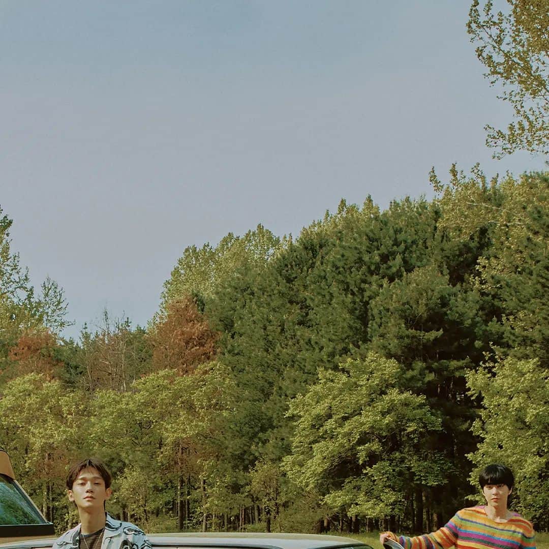 のインスタグラム：「EXO 'Hear Me Out' Teaser Image  【EXO The 7th Album 'EXIST'】 ➫ 2023.07.10 6PM (KST)  #EXO #엑소 #weareoneEXO #EXIST #EXO_EXIST  #HearMeOut #EXO_HearMeOut」