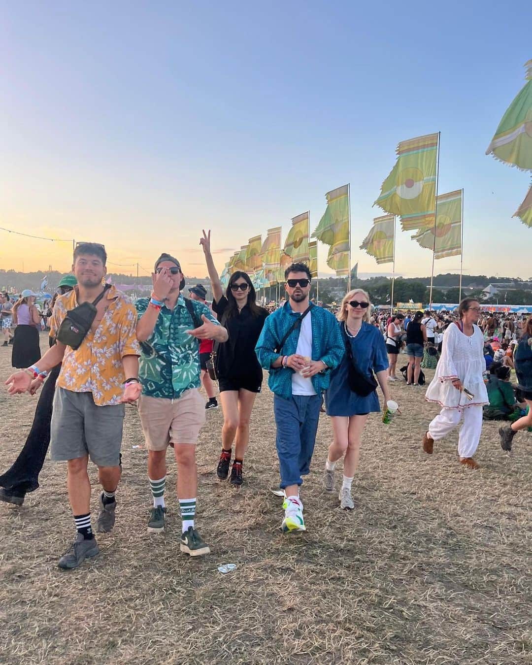 ジェンマ・チャンさんのインスタグラム写真 - (ジェンマ・チャンInstagram)「Best place on Earth 💙🌈✨ Until next year @glastofest 🥹😭  #glastonbury」6月29日 0時04分 - gemmachan