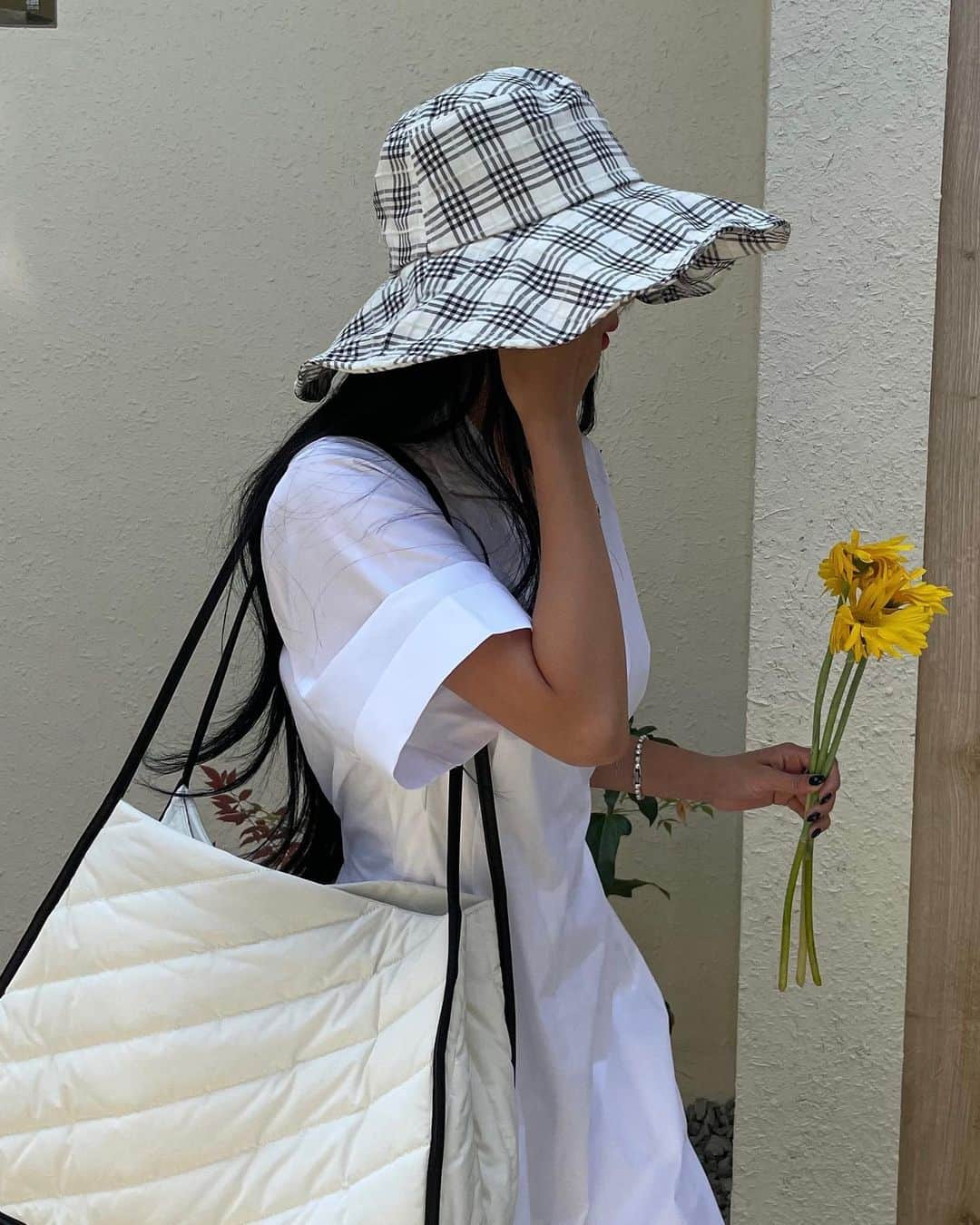 キュリ のインスタグラム：「🌼🌼🌼」