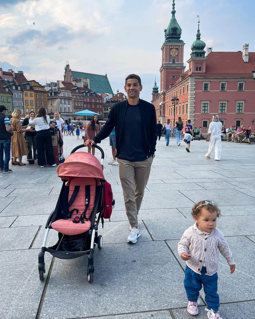 クリスチャン・ガンボアさんのインスタグラム写真 - (クリスチャン・ガンボアInstagram)「Family time 🔋👨‍👦‍👦👩‍👧 #recap #holidays #family#crazyfamily」6月29日 0時35分 - crisgam89