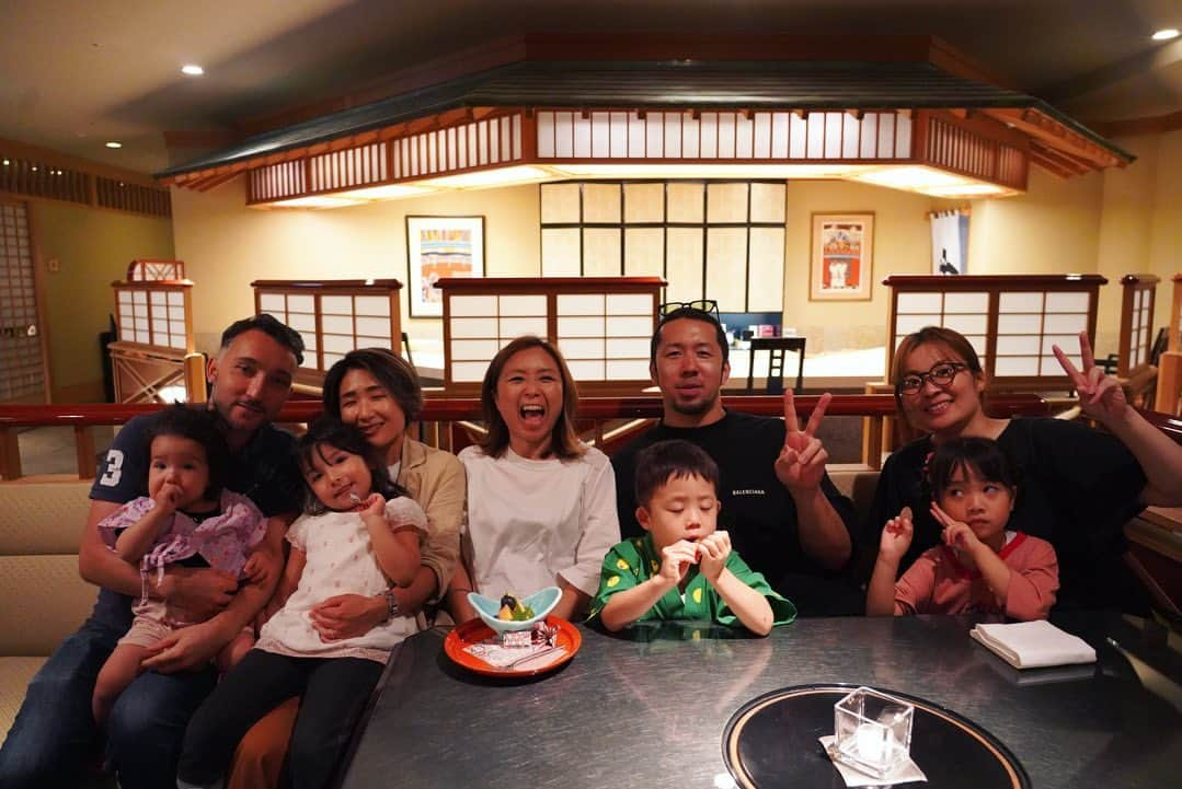 上原誠さんのインスタグラム写真 - (上原誠Instagram)「結婚記念日 & ママ誕生日会第一弾  結婚する前は不安だらけだけど、したらしたで何とかなる！  10年前の自分に言おう。  上原誠！お前は年々幸せになってくぞ‼︎  幼馴染と食事も楽しいね😊」6月29日 0時29分 - m.uehara